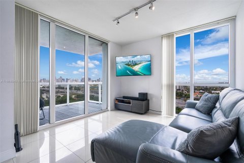 Condominio en venta en Miami, Florida, 2 dormitorios, 82.5 m2 № 1385838 - foto 5