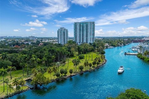 Copropriété à vendre à Miami, Floride: 2 chambres, 82.5 m2 № 1385838 - photo 2