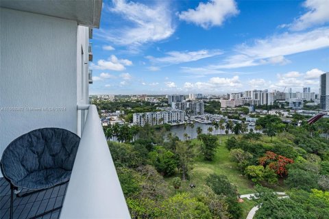 Copropriété à vendre à Miami, Floride: 2 chambres, 82.5 m2 № 1385838 - photo 14