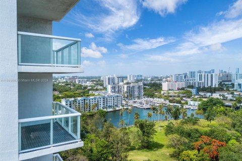 Copropriété à vendre à Miami, Floride: 2 chambres, 82.5 m2 № 1385838 - photo 3