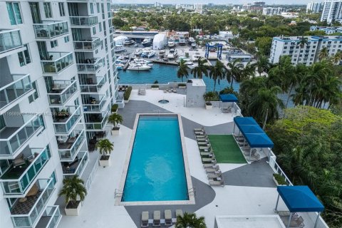 Copropriété à vendre à Miami, Floride: 2 chambres, 82.5 m2 № 1385838 - photo 25