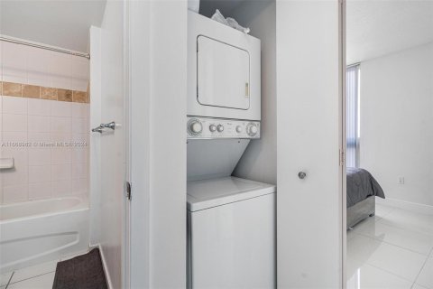 Copropriété à vendre à Miami, Floride: 2 chambres, 82.5 m2 № 1385838 - photo 22