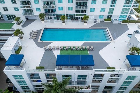 Copropriété à vendre à Miami, Floride: 2 chambres, 82.5 m2 № 1385838 - photo 24