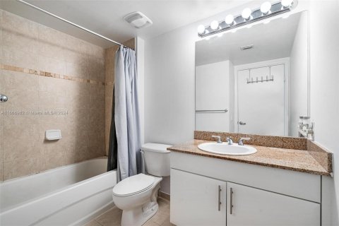 Copropriété à vendre à Miami, Floride: 2 chambres, 82.5 m2 № 1385838 - photo 18