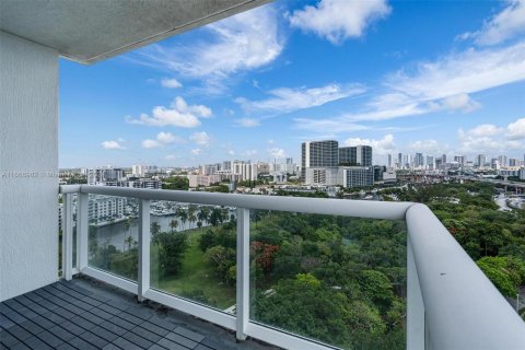 Copropriété à vendre à Miami, Floride: 2 chambres, 82.5 m2 № 1385838 - photo 15