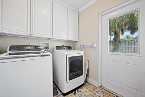 House in Jupiter, Florida 4 bedrooms, 209.59 sq.m. № 1216333 - photo 27