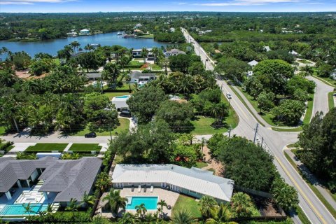 House in Jupiter, Florida 4 bedrooms, 209.59 sq.m. № 1216333 - photo 11