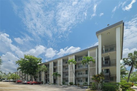 Condo in Lauderdale Lakes, Florida, 2 bedrooms  № 1216334 - photo 9