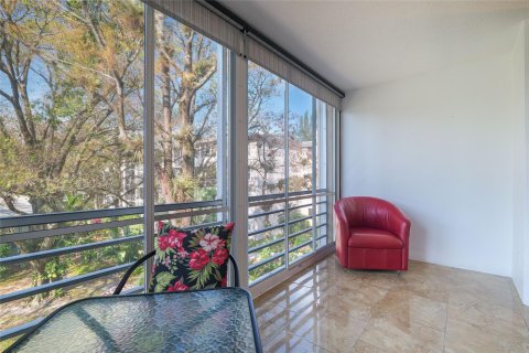 Condo in Lauderdale Lakes, Florida, 2 bedrooms  № 1216334 - photo 27