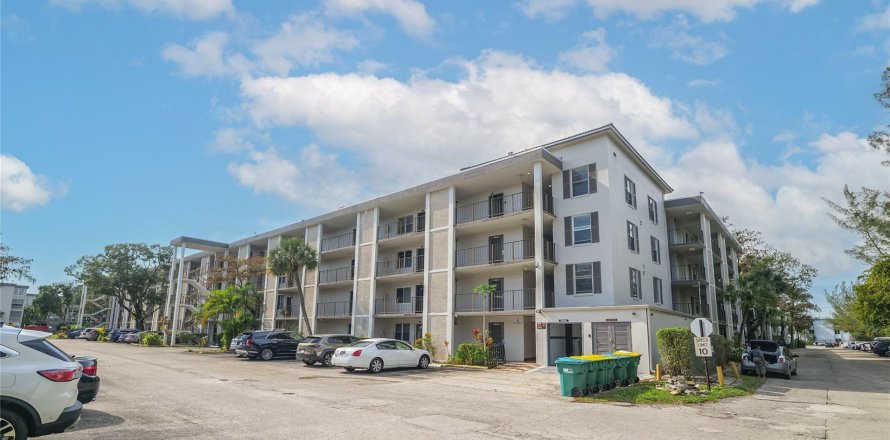 Condo in Lauderdale Lakes, Florida, 2 bedrooms  № 1216334