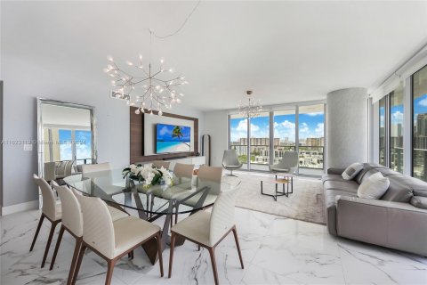 Condominio en venta en Sunny Isles Beach, Florida, 3 dormitorios, 175.77 m2 № 1270349 - foto 1