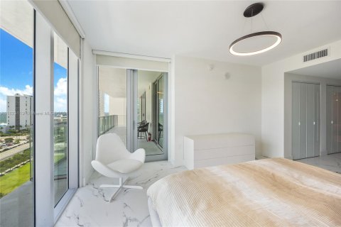 Condo in Sunny Isles Beach, Florida, 3 bedrooms  № 1270349 - photo 17