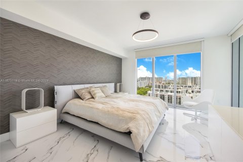 Condo in Sunny Isles Beach, Florida, 3 bedrooms  № 1270349 - photo 14