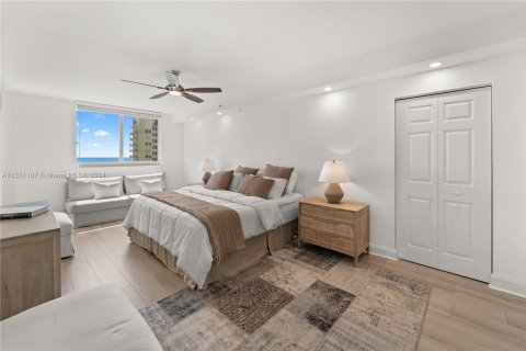 Condo in Fort Lauderdale, Florida, 3 bedrooms  № 1013827 - photo 7