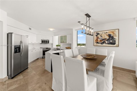 Condo in Fort Lauderdale, Florida, 3 bedrooms  № 1013827 - photo 4