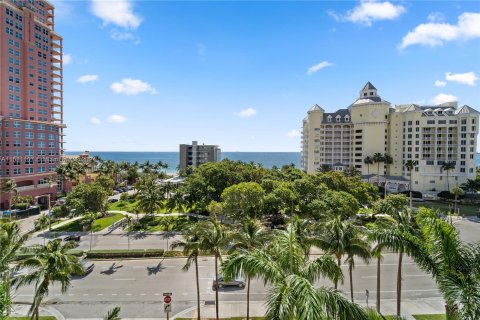 Condo in Fort Lauderdale, Florida, 3 bedrooms  № 1013827 - photo 18