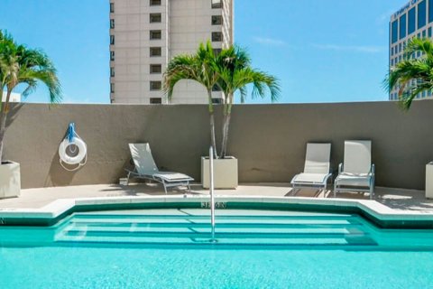 Купить квартиру в Майами, Флорида 2 спальни, 107м2, № 55761 - фото 11