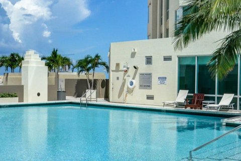Купить квартиру в Майами, Флорида 2 спальни, 107м2, № 55761 - фото 12