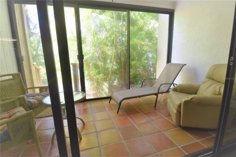 Condo in Sarasota, Florida, 1 bedroom  № 217592 - photo 11