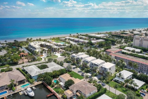 Villa ou maison à vendre à Delray Beach, Floride: 4 chambres, 404.78 m2 № 427810 - photo 13