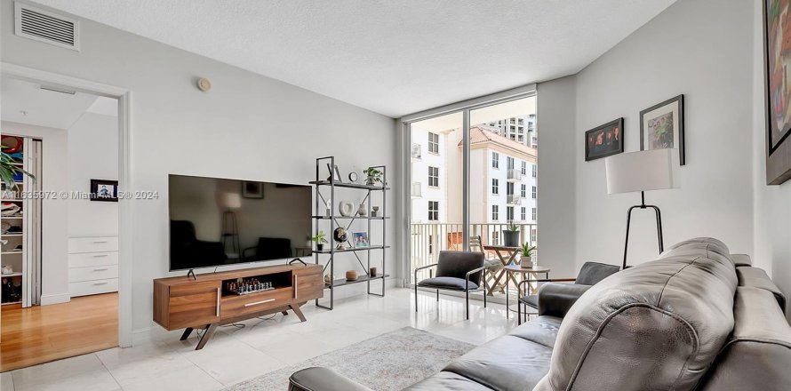 Condo in Coral Gables, Florida, 2 bedrooms  № 1305746