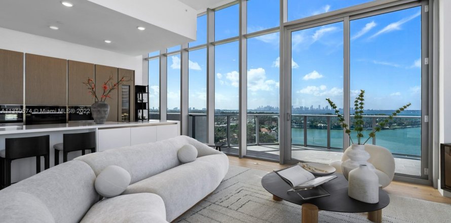 Condo in Miami Beach, Florida, 3 bedrooms  № 183113