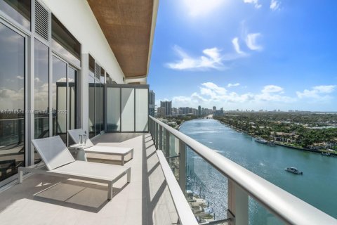 Condo in Miami Beach, Florida, 3 bedrooms  № 183113 - photo 16