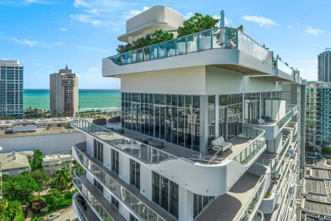 Condo in Miami Beach, Florida, 3 bedrooms  № 183113 - photo 24