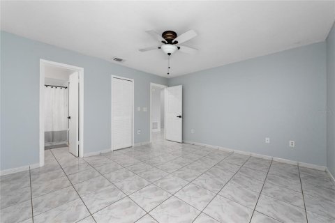 House in Kissimmee, Florida 3 bedrooms, 146.6 sq.m. № 1373631 - photo 12