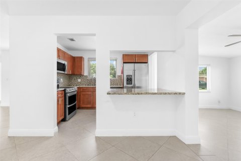 Casa en venta en Pembroke Pines, Florida, 3 dormitorios, 157.28 m2 № 1222555 - foto 17