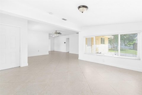 Casa en venta en Pembroke Pines, Florida, 3 dormitorios, 157.28 m2 № 1222555 - foto 22