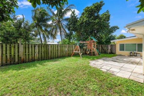 Casa en venta en Pembroke Pines, Florida, 3 dormitorios, 157.28 m2 № 1222555 - foto 1