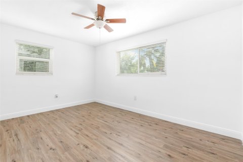 House in Pembroke Pines, Florida 3 bedrooms, 157.28 sq.m. № 1222555 - photo 5