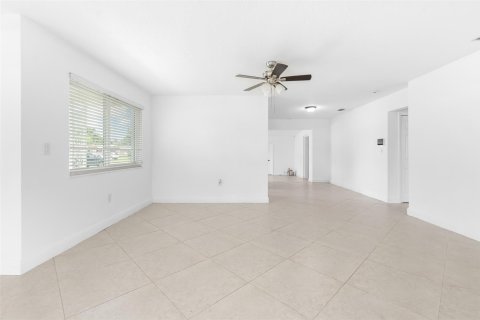 House in Pembroke Pines, Florida 3 bedrooms, 157.28 sq.m. № 1222555 - photo 21