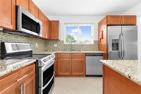 Casa en venta en Pembroke Pines, Florida, 3 dormitorios, 157.28 m2 № 1222555 - foto 16