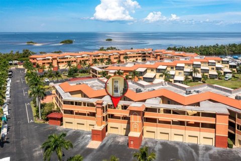 Copropriété à vendre à Punta Gorda, Floride: 3 chambres, 238.67 m2 № 1320449 - photo 1