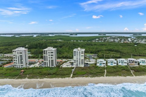 Copropriété à vendre à Hutchinson Island South, Floride: 3 chambres, 261.71 m2 № 888063 - photo 6