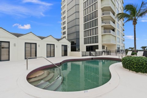 Condominio en venta en Hutchinson Island South, Florida, 3 dormitorios, 261.71 m2 № 888063 - foto 18