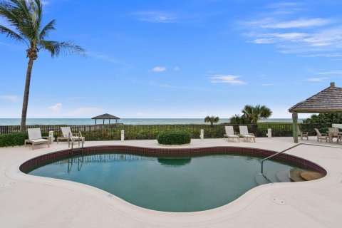 Condo in Hutchinson Island South, Florida, 3 bedrooms  № 888063 - photo 17