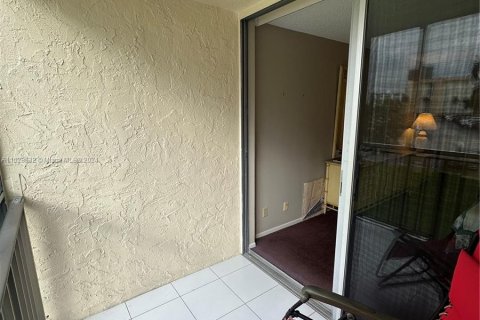 Condominio en venta en Hallandale Beach, Florida, 2 dormitorios, 112.41 m2 № 993875 - foto 30