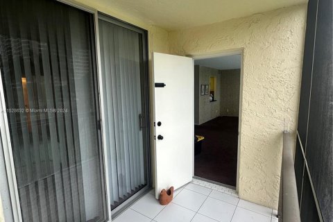 Copropriété à vendre à Hallandale Beach, Floride: 2 chambres, 112.41 m2 № 993875 - photo 14