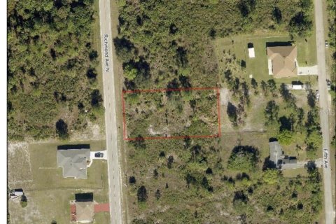 Terrain à vendre à Lehigh Acres, Floride № 689338 - photo 1