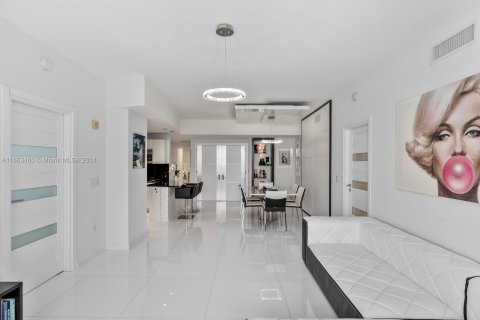 Copropriété à vendre à Sunny Isles Beach, Floride: 2 chambres, 138.15 m2 № 1372907 - photo 4