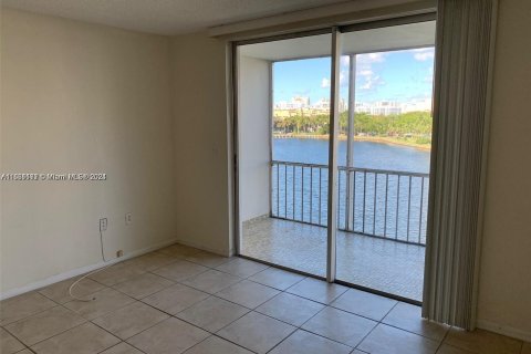 Copropriété à vendre à Aventura, Floride: 1 chambre, 70.88 m2 № 1333163 - photo 5