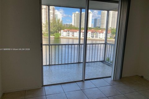 Copropriété à vendre à Aventura, Floride: 1 chambre, 70.88 m2 № 1333163 - photo 4