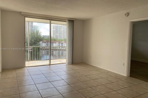 Copropriété à vendre à Aventura, Floride: 1 chambre, 70.88 m2 № 1333163 - photo 3