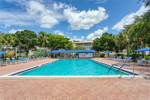 Condo in Coconut Creek, Florida, 2 bedrooms  № 1327479 - photo 26