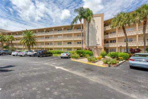 Condo in Coconut Creek, Florida, 2 bedrooms  № 1327479 - photo 24