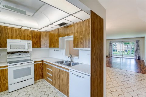 Copropriété à vendre à Coconut Creek, Floride: 2 chambres, 107.4 m2 № 1327479 - photo 8