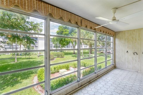 Condo in Coconut Creek, Florida, 2 bedrooms  № 1327479 - photo 7